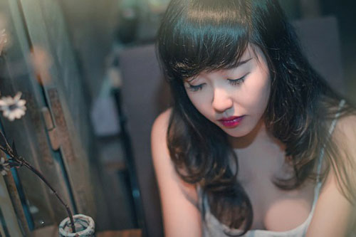 Bỗng dưng nhà có thêm một ông cậu vừa mãn hạn tù đến ở cùng, mẹ chồng thì hết mực cưng chiều còn tôi thì hoảng hốt chỉ muốn tránh mặt