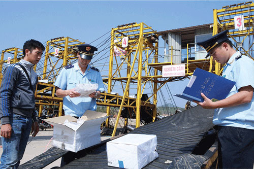 Hải quan thu thuế đạt 335.600 tỷ đồng, vượt 12% chỉ tiêu pháp lệnh