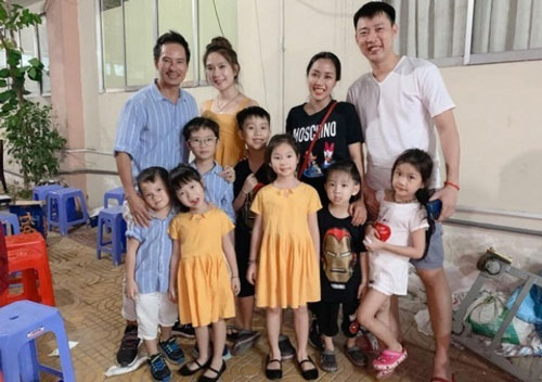 2 bà mẹ đông con nhất showbiz: Ai nóng bỏng, trẻ trung hơn?