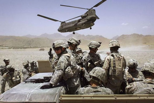 Iran dọa “trả thù khốc liệt”, Mỹ đưa thêm hàng nghìn quân đến Trung Đông