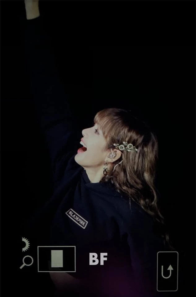 Lisa (BLACKPINK) lần đầu xuất hiện sau lùm xùm bị quấy rối tình dục: Nhìn mà nhẹ lòng! - Ảnh 12.