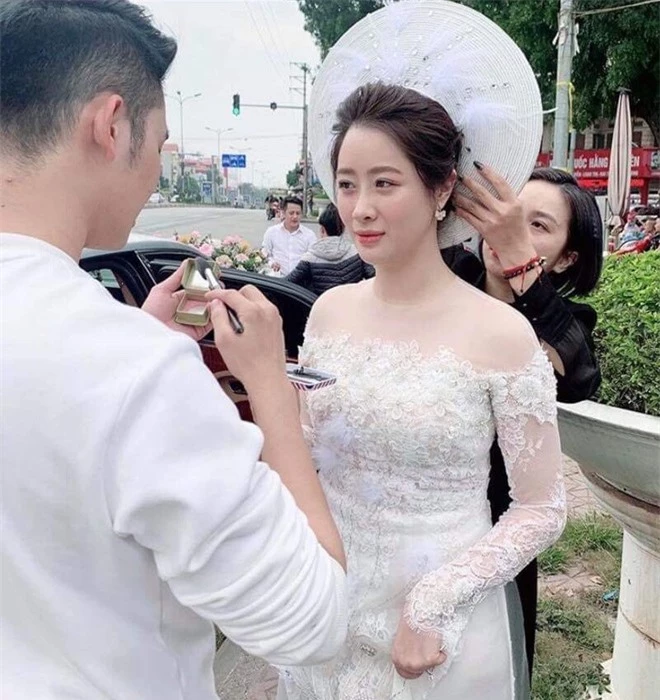 Thiếu gia Hà Quang Dũng bất ngờ khoe ảnh lấy vợ, lộ nhan sắc cô dâu xinh xắn - Ảnh 3.