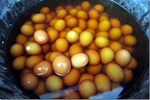 Tong Zi Dan (trứng luộc nước tiểu) 