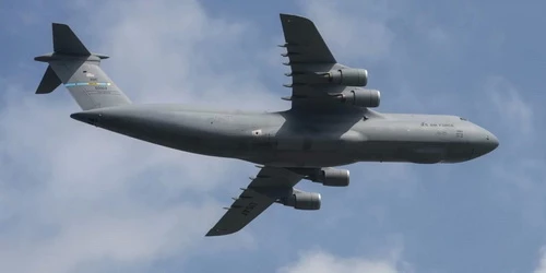 Máy bay vận tải hạng nặng C-5M Galaxy của Mỹ không vận các hệ thống Patriot PAC 3 tới Trung Đông. Ảnh: Defence Blog.