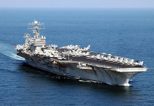 Tàu sân bay Lincoln của Mỹ từng bị 18 tàu chiến Iran "theo đuôi"?