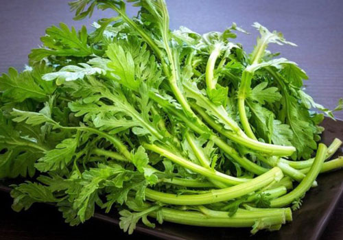 Rau cải cúc giúp hạ huyết áp, giải độc cực tốt