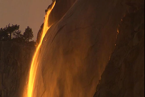 Ngạc nhiên khôn tả những thác nước độc đáo nhất thế giới