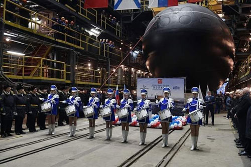 Nga hạ thủy tàu ngầm Kilo mới hiện đại hơn Việt Nam, vì sao không che "chân vịt"?