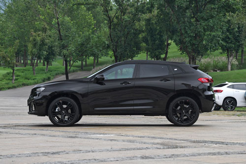 SUV đẹp long lanh, trang bị động cơ tăng áp, giá rẻ bất ngờ