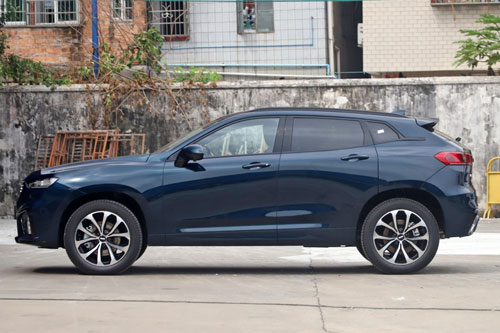 Cận cảnh SUV động cơ tăng áp, giá gần 600 triệu 