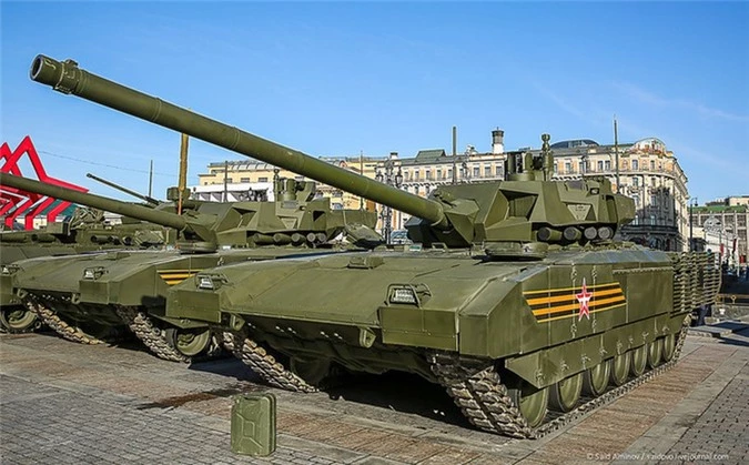 Noi got Su-57, xe tang T-14 Armata cua Nga lam vao canh 