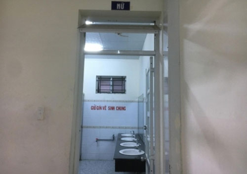 Bình Dương: Một phụ nữ tố bị cướp, hiếp dâm trong nhà vệ sinh