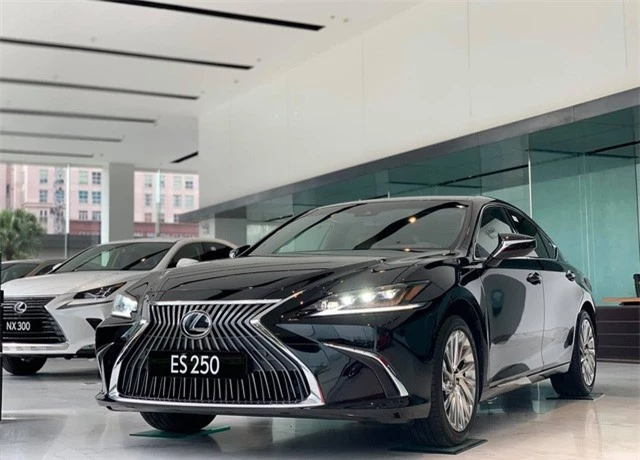 Lexus ES 250 2020.