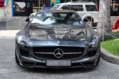 Ông Đặng Lê Nguyên Vũ tậu siêu xe Mercedes-AMG SLS GT Final Edition