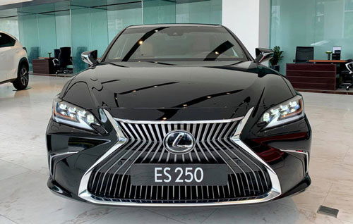 Lexus ES 250 2020 giá 2,54 tỷ đồng về Việt Nam: Thêm công nghệ để bám đuổi Mercedes E-Class