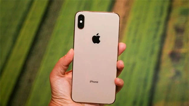 Giá iPhone XS Max cũ còn dưới 15 triệu đồng - Ảnh 1.