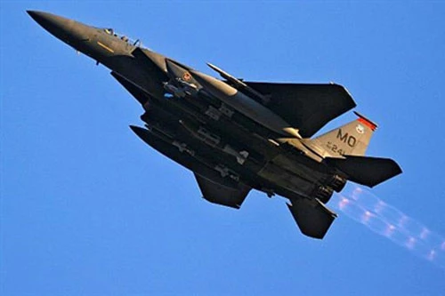 Tiêm kích F-15 của Mỹ vừa tiến hành cuộc tấn công vào mục tiêu quân sự củaIran