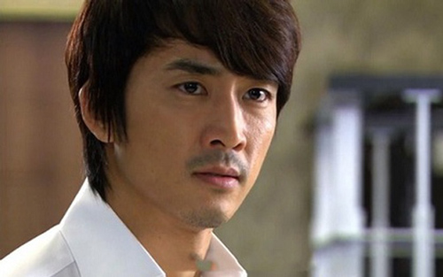 Định vị được vợ ở nhà nghỉ, chồng lao đến đánh ghen thì sốc ngất trước cảnh đau lòng gấp ngàn lần phản bội