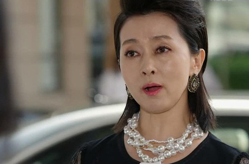 Chê con dâu để nhà cửa bẩn, con trai đáp trả đúng một câu khiến mẹ chồng "cứng họng"