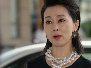 Chê con dâu để nhà cửa bẩn, con trai đáp trả đúng một câu khiến mẹ chồng "cứng họng"