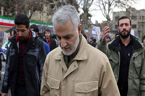 Fan Liverpool lo sợ The Kop mất chức vô địch Ngoại hạng Anh vì chiến tranh thế giới thứ 3