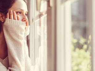 Người yêu cũ ngỏ lời, chồng tôi bán luôn mảnh đất quý