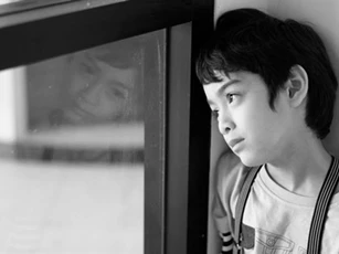 'Cha ở ác với mẹ, em không cần cha nữa'