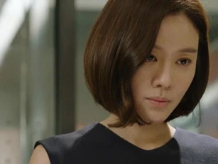 Ngày đầy tháng con gái, vợ mời họ hàng tới rồi làm một việc khiến tôi chỉ biết quỳ xuống xin tha