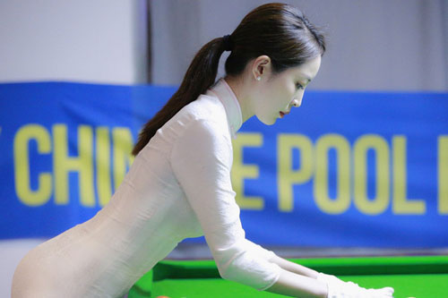 Thời đại hot girl, đến trọng tài bida cũng xinh như minh tinh: Thế này thì tuyển thủ mất tập trung hết!