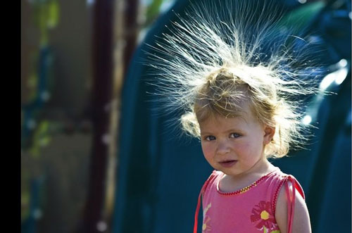 Nếu bạn bị "điện giật tanh tách" khi chạm vào đồ vật hay chạm vào nhau trong mùa đông, hãy đọc ngay bài này