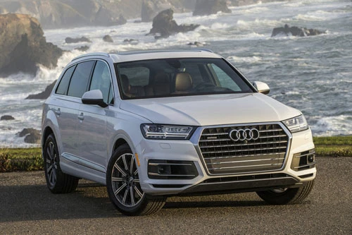 Audi Q7.