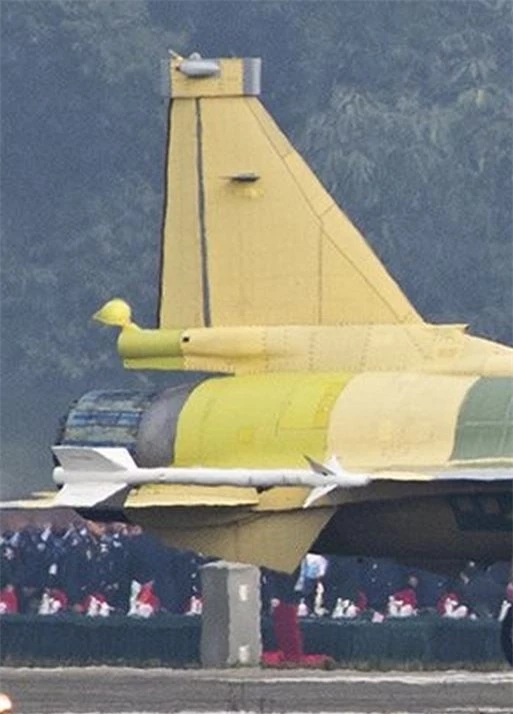 Trung Quoc nang cap JF-17 len phien ban 3, co dang la moi lo cho Nhat – Han?-Hinh-4