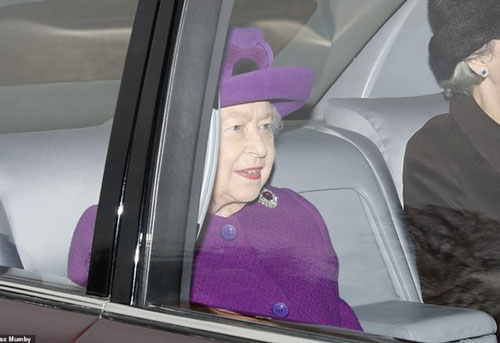 Lần đầu tiên Công nương Kate xuất hiện công khai cùng "tình địch" sau vụ lùm xùm ngoại tình của chồng, đáng chú ý là vẻ mặt của kẻ thứ 3