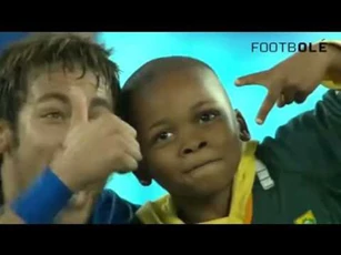 Clip: Khi những đứa trẻ gặp được thần tượng