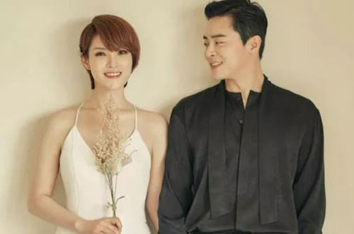 Sau hơn 1 năm kết hôn, Jo Jung Suk chính thức lên chức bố