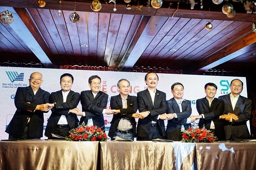 Chủ tịch Vietravel sát cánh cùng bầu Đức, bầu Thắng ở giải bóng đá sinh viên