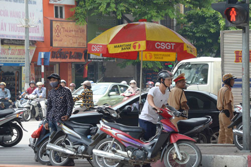 Không làm thủ tục đăng ký sang tên xe có thể bị phạt tiền lên tới 8 triệu đồng