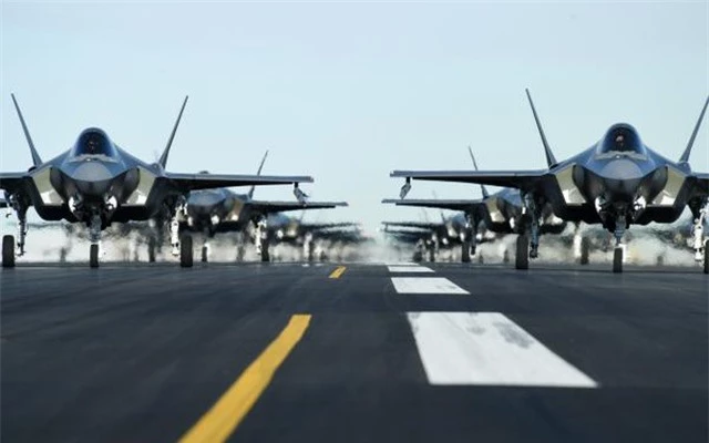 52 “tia chớp” F-35A của Mỹ tập trận “Voi đi bộ” - 11