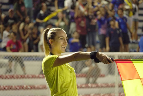 Clip: Bóng đá và những sai lầm tai hại của các vị trọng tài