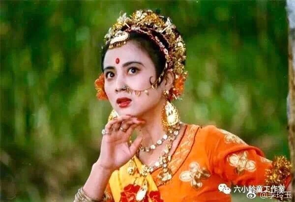 Mỹ nhân đẹp nhất nhì Tây du ký 1986: Bỏ chồng ngoại quốc, mang con về nước nuôi và nhan sắc bất ngờ ở tuổi U60 - Ảnh 2. Mỹ nhân đẹp nhất nhì Tây du ký 1986: Bỏ chồng ngoại quốc, mang con về nước nuôi và nhan sắc bất ngờ ở tuổi U60 - Ảnh 2.