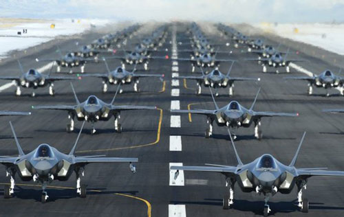 52 “tia chớp” F-35A của Mỹ tập trận “Voi đi bộ”