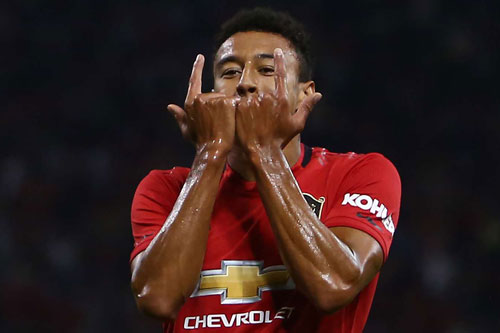 HLV Solskjaer tiết lộ Lingard đã hạn chế 'sống ảo'