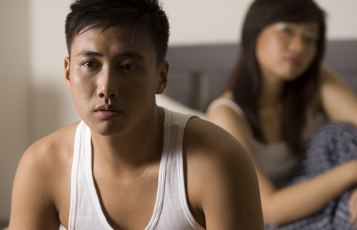 Bỗng dưng vợ bảo muốn giữ tiền thưởng Tết, không biếu nội ngoại đồng nào, tôi sinh nghi lén lấy điện thoại của cô ấy để kiểm tra thì sốc nặng với kế hoạch của vợ và 29 người khác