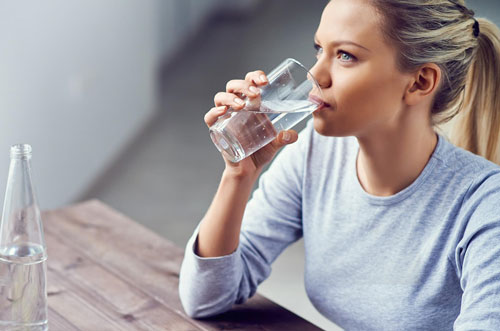 Bách bệnh tiêu tan nhờ uống thứ nước rẻ tiền này vào buổi sáng