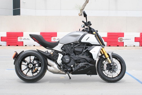 Chi tiết xe Ducati Diavel 1260 S, giá ngang Honda Civic tại Việt Nam