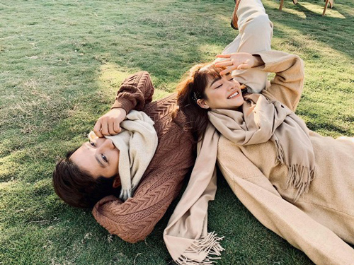 Nhã Phương - Trường Giang "trốn con" đi hâm nóng tình cảm với loạt hành động yêu không tả