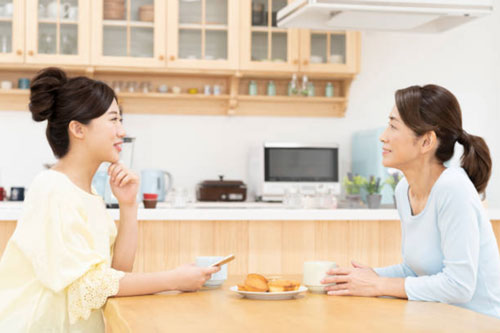 Khi mẹ chồng ghen với con dâu