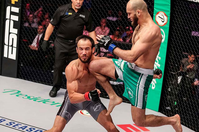 Top 10 pha hạ đo ván đáng sợ nhất làng UFC 2019