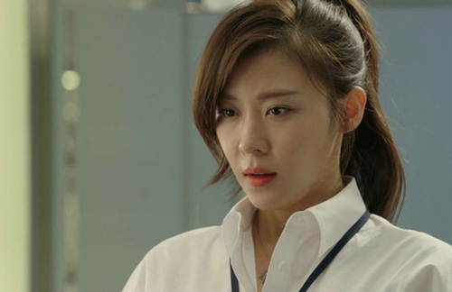 Chồng xách về 5kg mứt dừa ăn Tết, tôi mừng quýnh tưởng anh biết quan tâm gia đình nhưng đem đi biếu mới biết sự thật