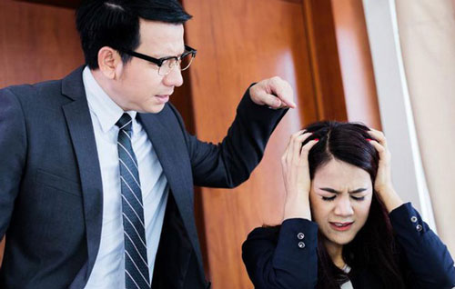 Âm thầm giới thiệu chồng vào làm cùng công ty, cô nàng gặp cái kết đắng khi hôn nhân đổ vỡ, gia đình tan nát